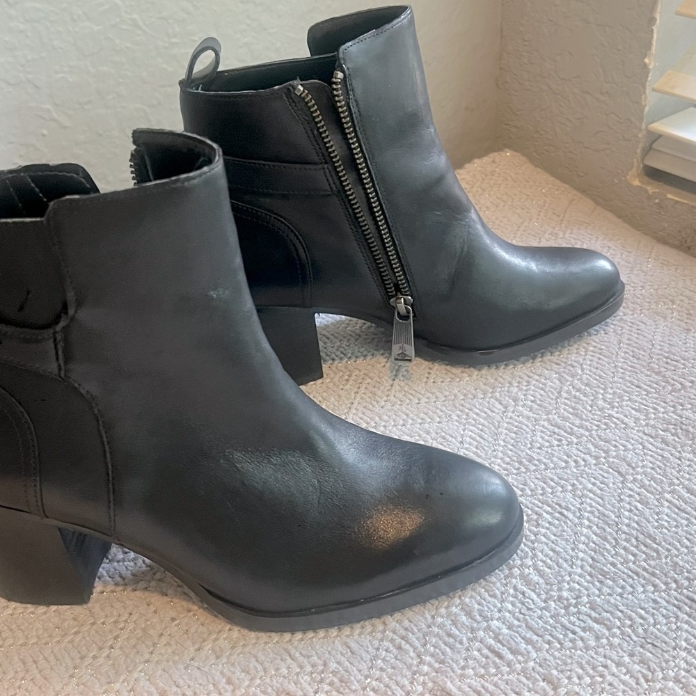 Ralph Lauren Cassy Leather Ankle Booties